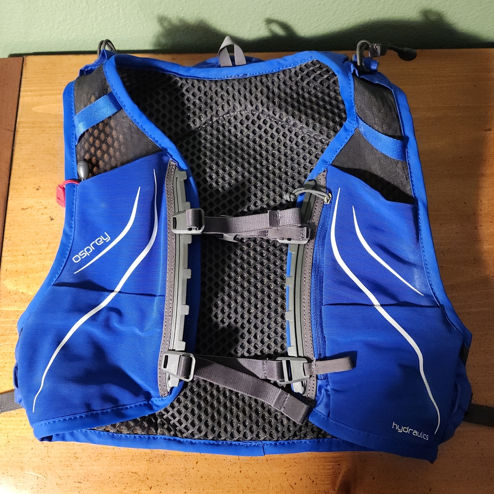 Osprey Blue Hydration Vest With Badder
